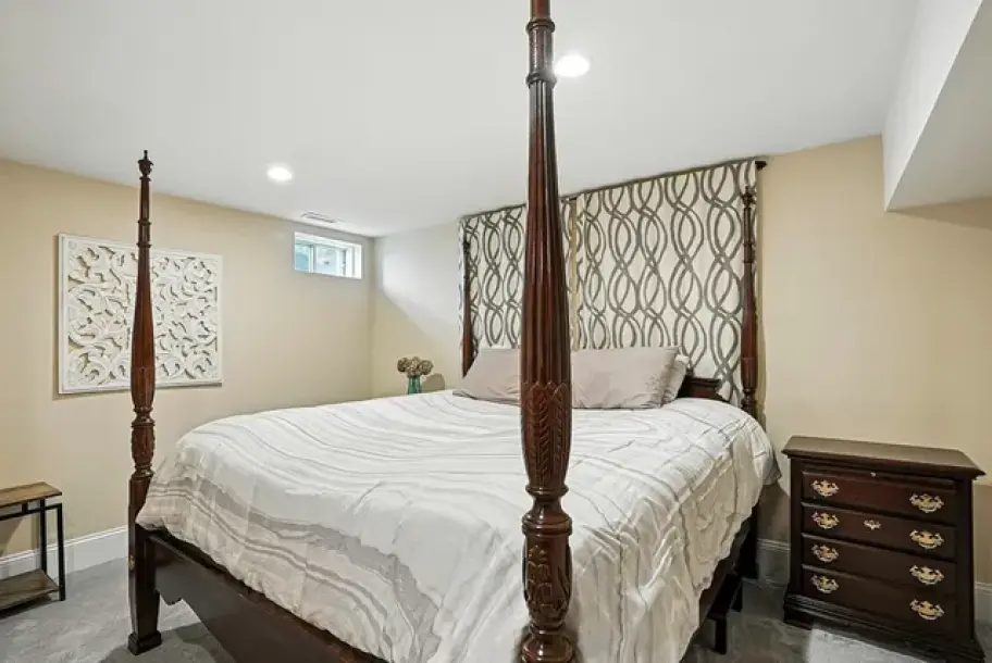 96 Bay View Ave-29