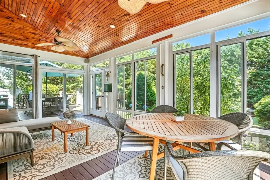 96 Bay View Ave-32