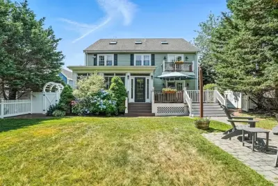 96 Bay View Ave