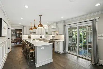 96 Bay View Ave