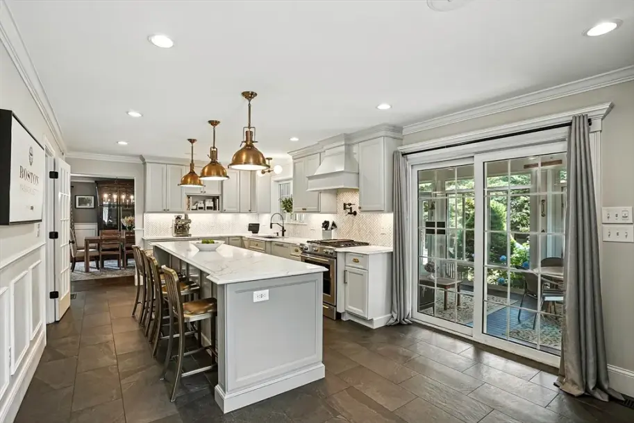 96 Bay View Ave-7