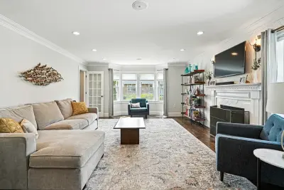 96 Bay View Ave