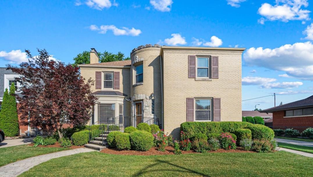 6344 N Lenox Ave-1