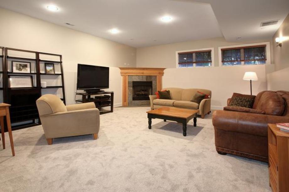 1915 N Albany Ave-15