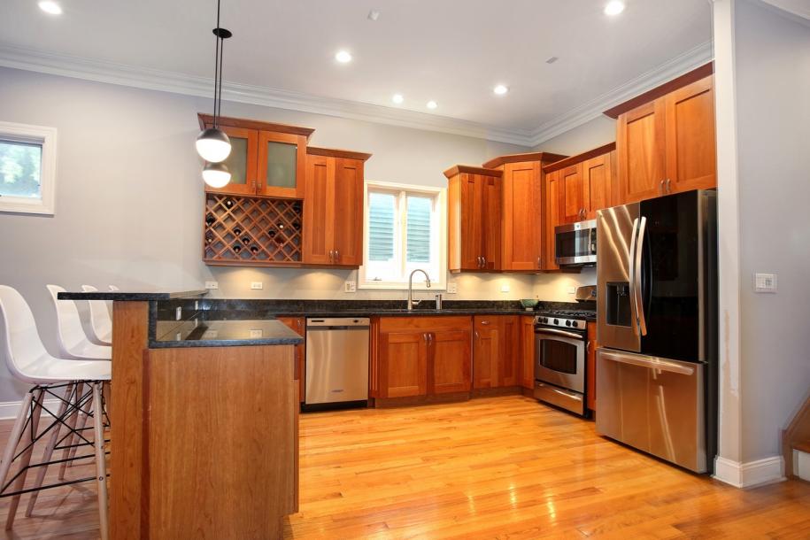 1915 N Albany Ave-4