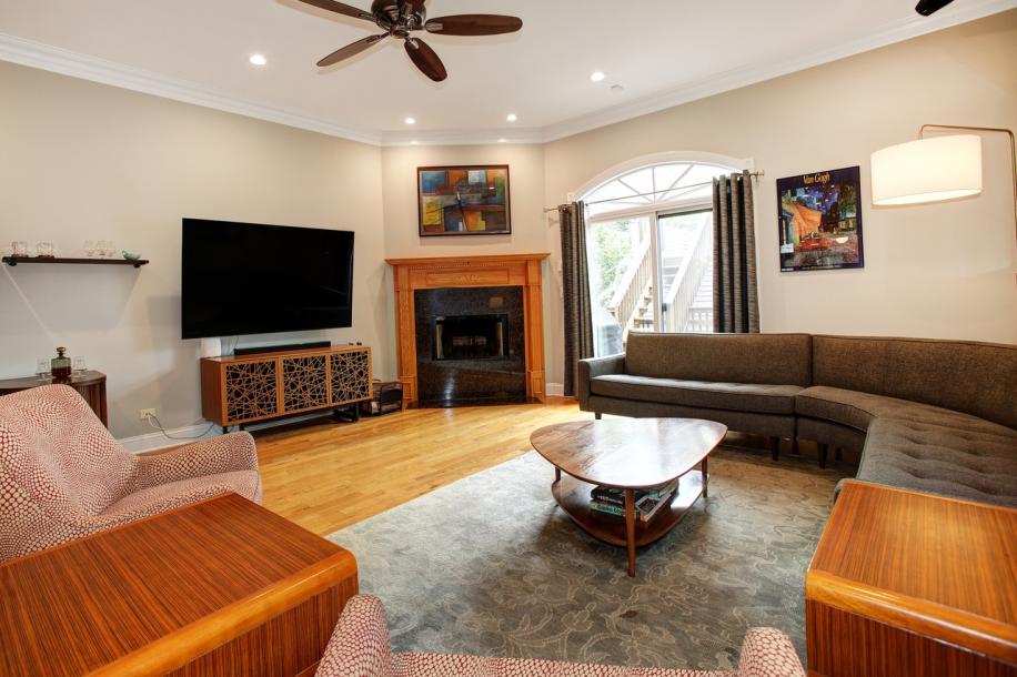 1915 N Albany Ave-7