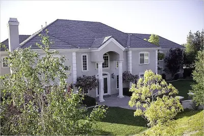 1237 Fetlock Way
