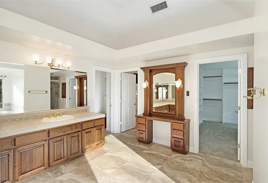 6863 Canyon Hill Dr-13