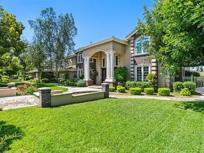 6863 Canyon Hill Dr