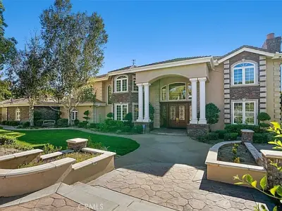 6863 Canyon Hill Dr