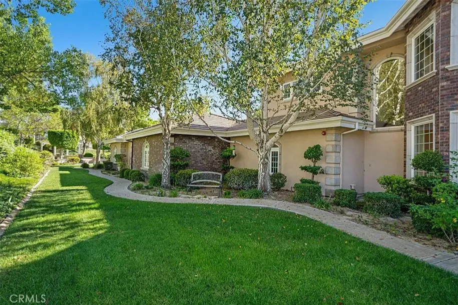 6863 Canyon Hill Dr-22