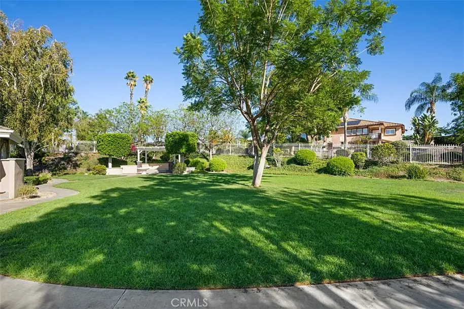 6863 Canyon Hill Dr-27
