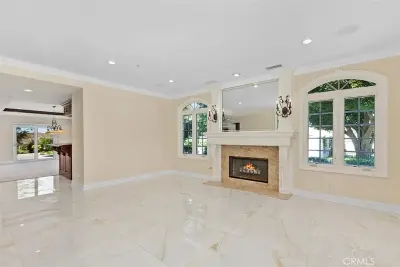 6863 Canyon Hill Dr