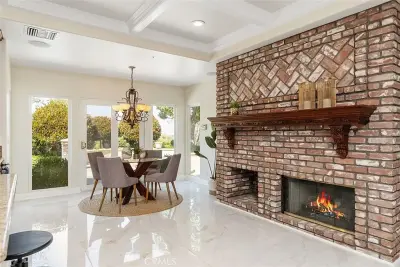 6863 Canyon Hill Dr