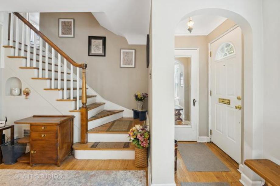 6552 N Waukesha Ave-2