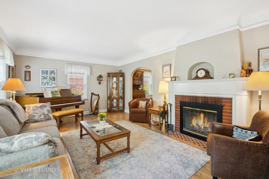 6552 N Waukesha Ave-3