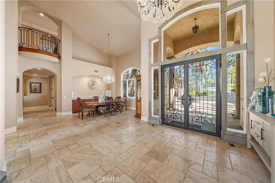 423 Cleveland Way, Corona, CA 92881-13