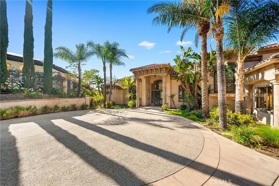 423 Cleveland Way, Corona, CA 92881-4