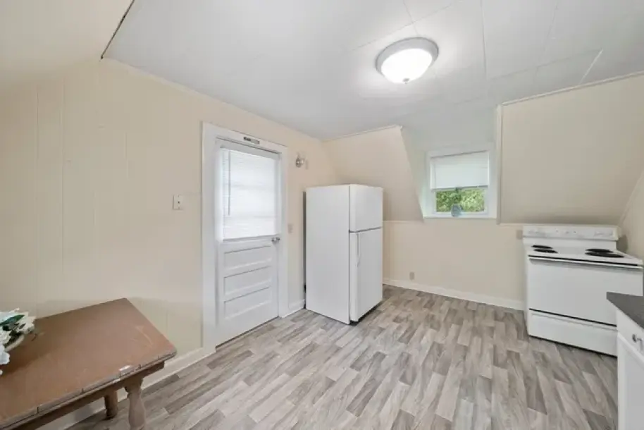 190 Common St-24