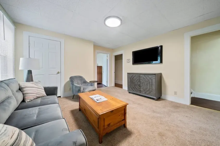 190 Common St-25