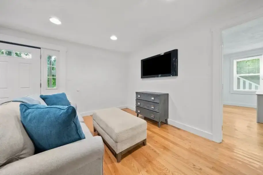 190 Common St-3