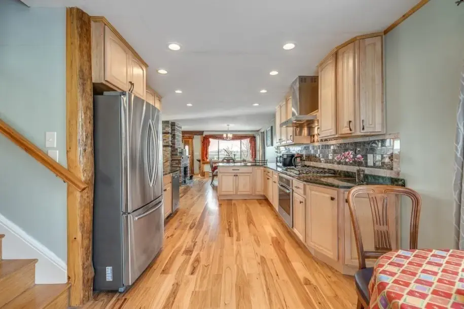 151 Dorchester St-12