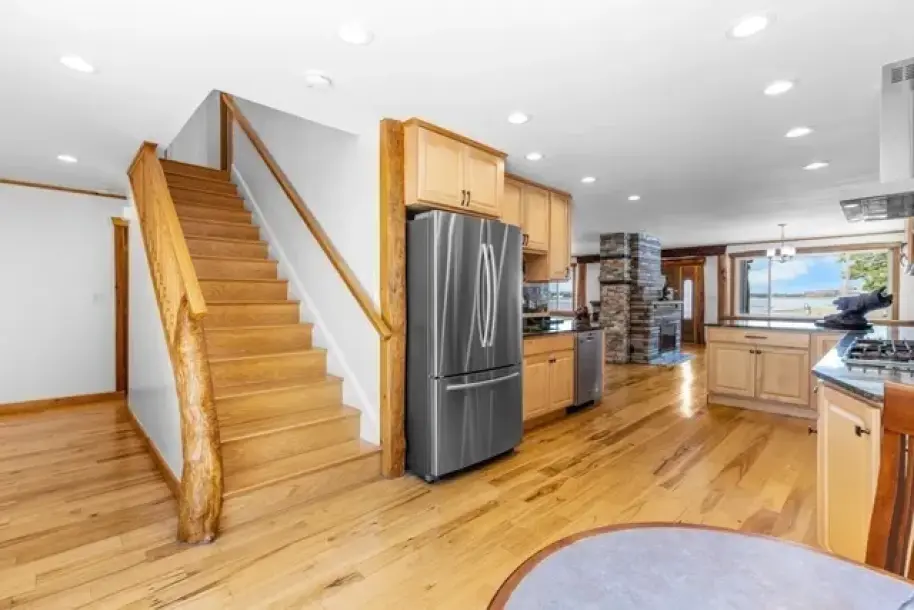 151 Dorchester St-14