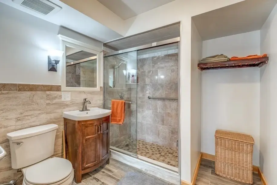 151 Dorchester St-17
