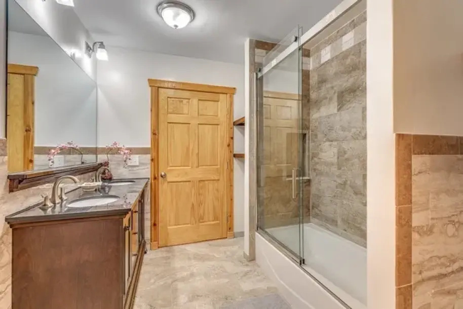 151 Dorchester St-26