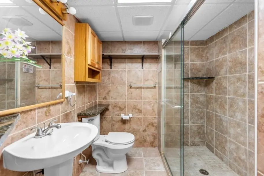 151 Dorchester St-29