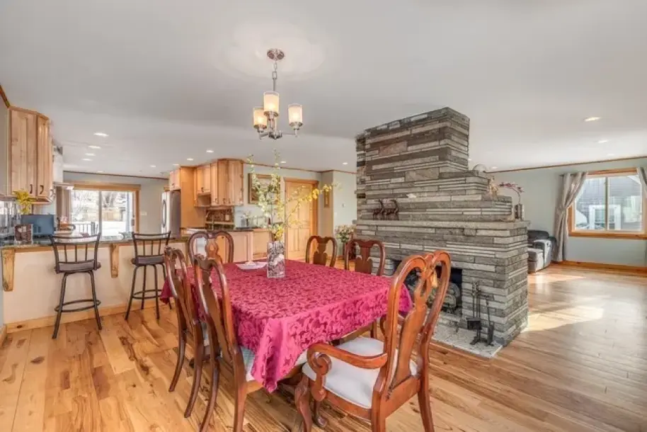 151 Dorchester St-8