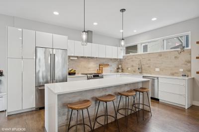 1633 N Saint Louis Ave