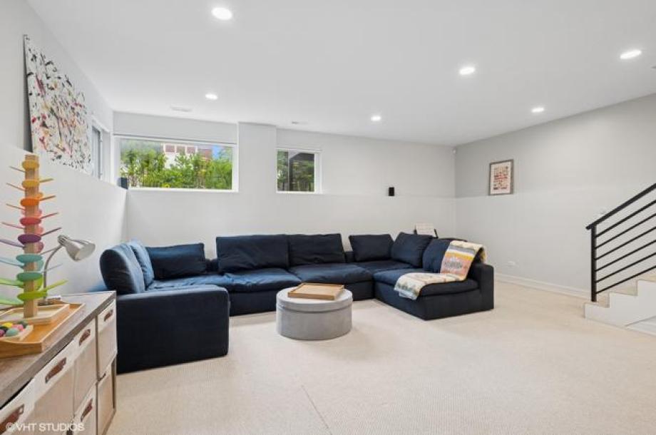 1633 N Saint Louis Ave-18