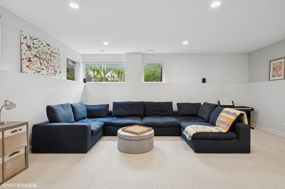 1633 N Saint Louis Ave-19