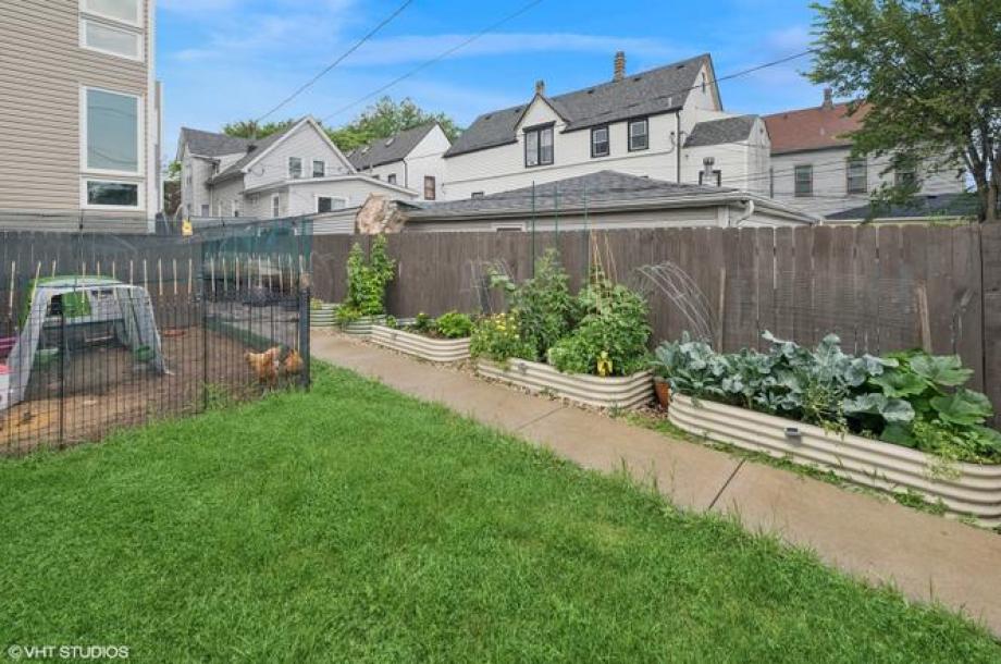 1633 N Saint Louis Ave-28