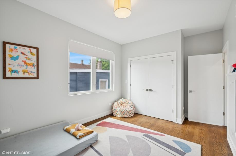1633 N Saint Louis Ave-7