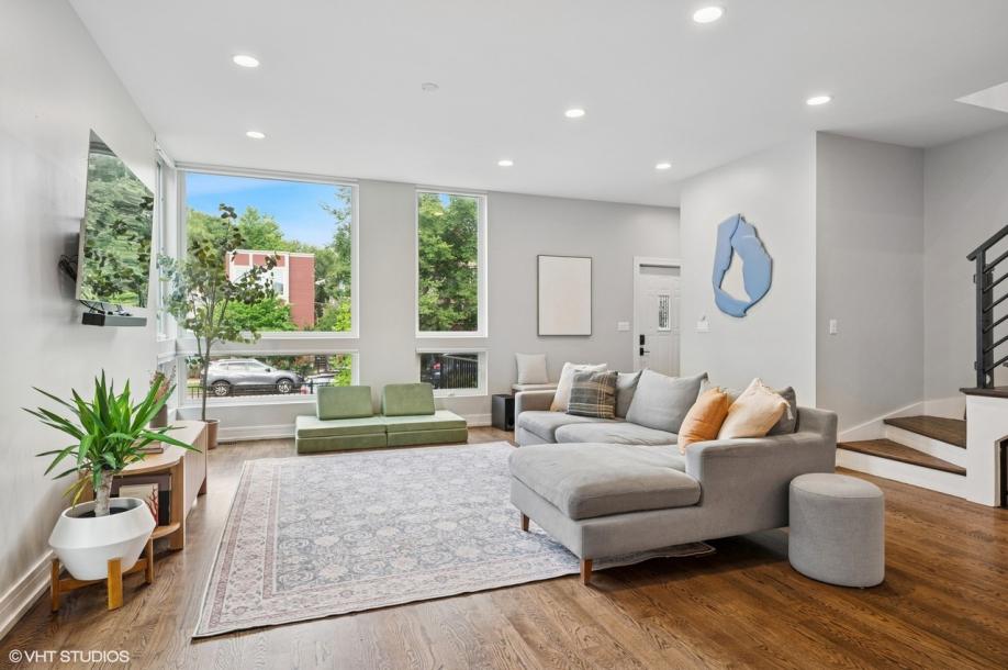 1633 N Saint Louis Ave-13