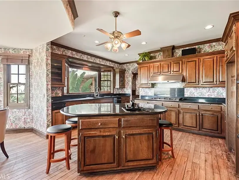 7008 Hawarden Dr-11