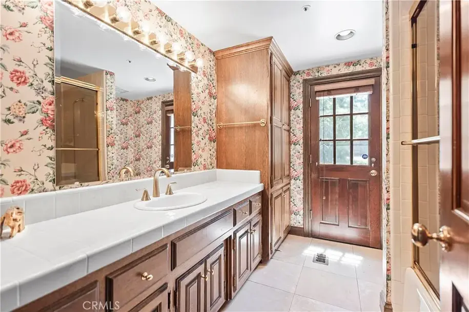 7008 Hawarden Dr-26