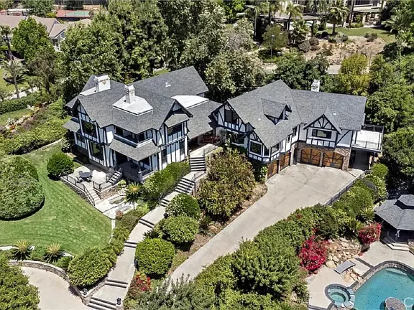 7008 Hawarden Dr-4