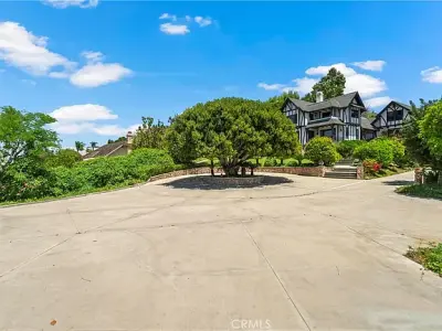7008 Hawarden Dr