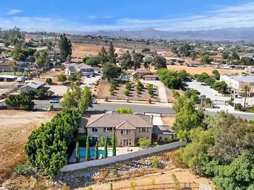 16858 Mariposa Ave-45