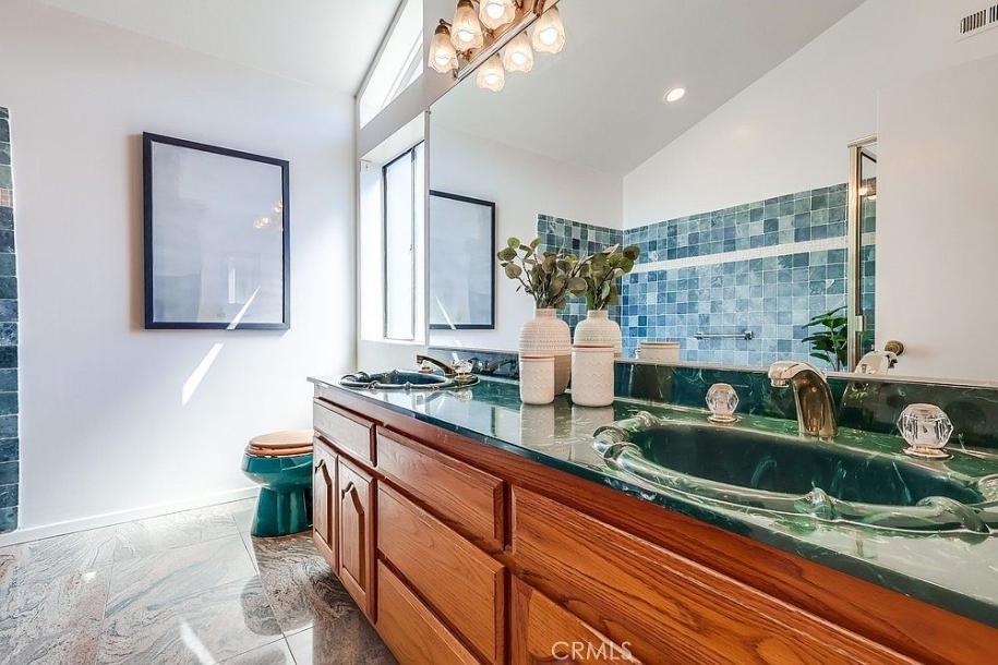 1089 Via Cordova, San Pedro, CA 90732-29