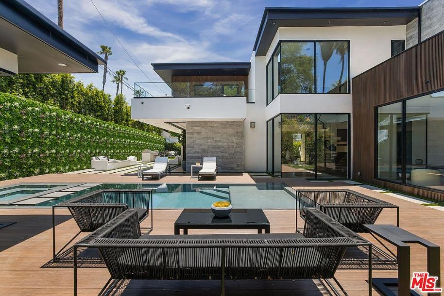 12700 Woodgreen St, Los Angeles, CA 90066-1
