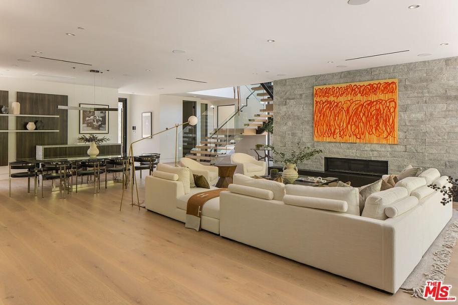 12700 Woodgreen St, Los Angeles, CA 90066-5