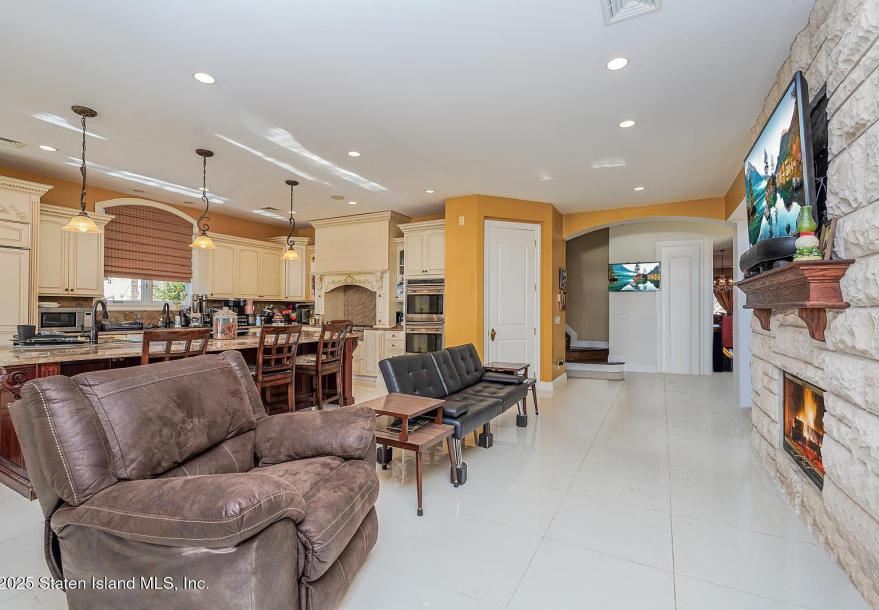 14 Ottavio Promenade, Staten Island, NY 10307-38