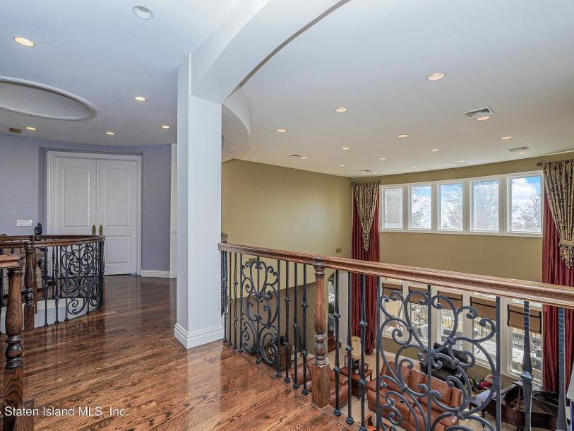 14 Ottavio Promenade, Staten Island, NY 10307-28