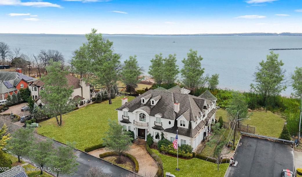 14 Ottavio Promenade, Staten Island, NY 10307-2