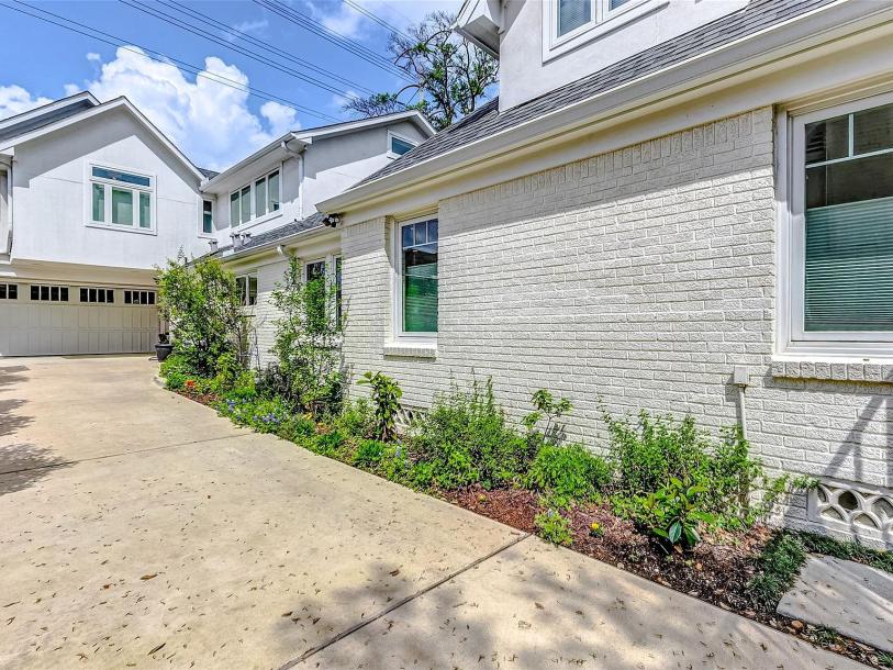 1420 Vassar St, Houston, TX 77006-4