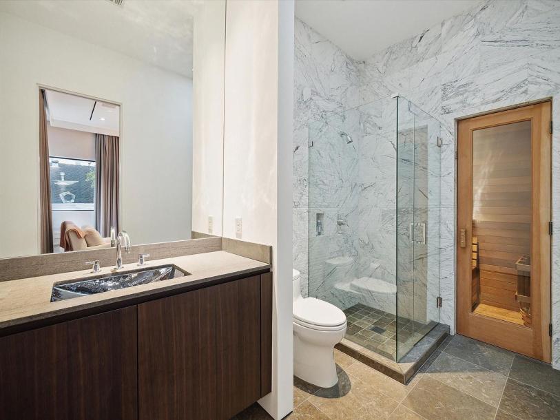1529 Indiana St, Houston, TX 77006-19